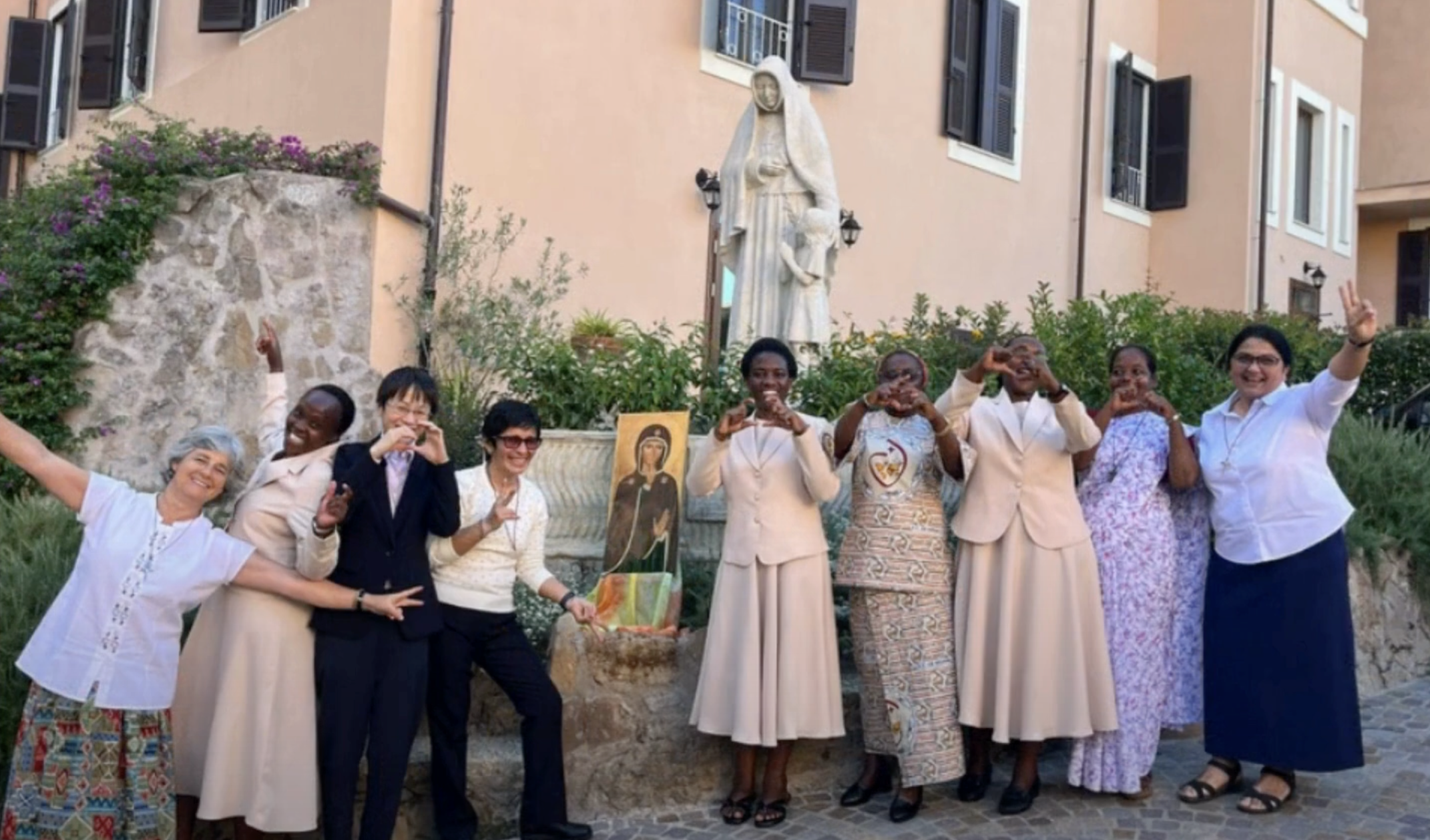 Siete jóvenes religiosas se preparan para la Profesión perpetua Siete jóvenes religiosas se preparan para la Profesión perpetua