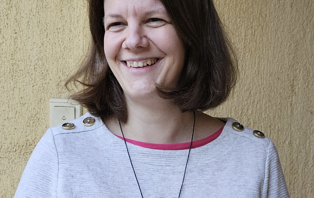 Primeros votos de Zsófia Trásy